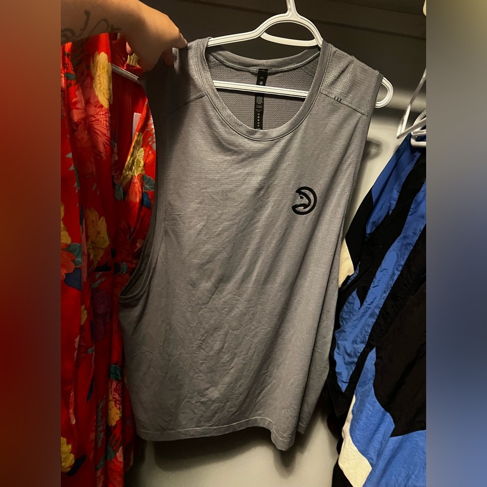 Men's Lululemon XXL Metal Vent Tech
Sleeveless (read description)